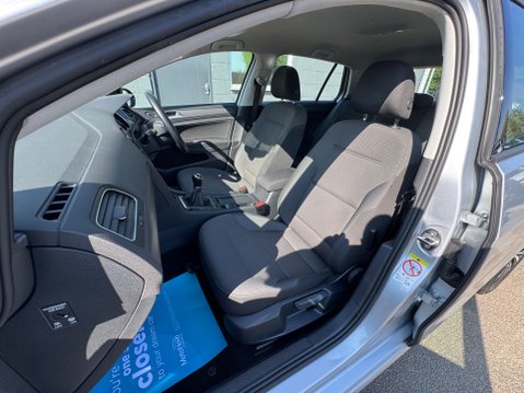 Volkswagen Golf SE TSI 30
