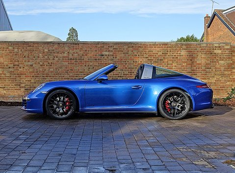 Porsche 911 (991) Targa 4 GTS 8