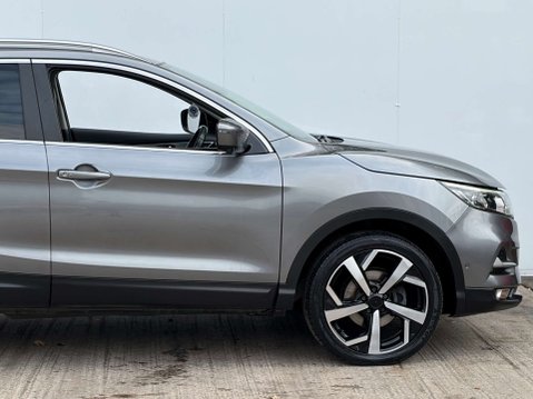 Nissan Qashqai 1.3 Qashqai Tekna DiG-T Semi-Auto 5dr 11