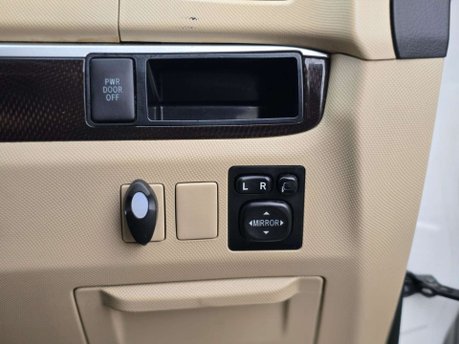 Toyota Estima Auto+Petrol+8Seater+Ulez 27