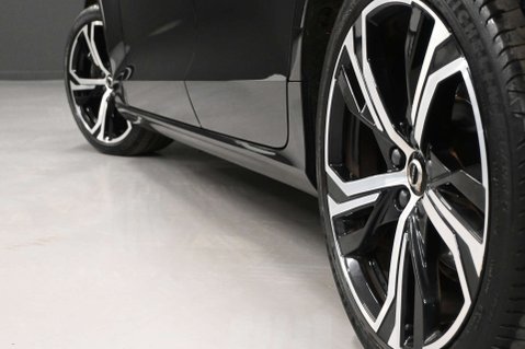Volvo V60 2.0 V60 + B4 MHEV Auto 5dr 38