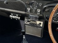 Aston Martin DB6 MANUAL 61