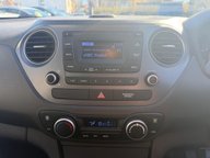 Hyundai i10 PREMIUM 9