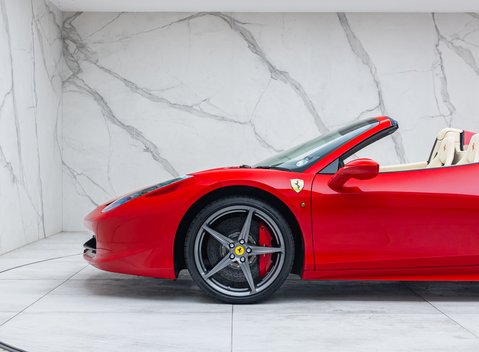 Ferrari 458 Spider 30