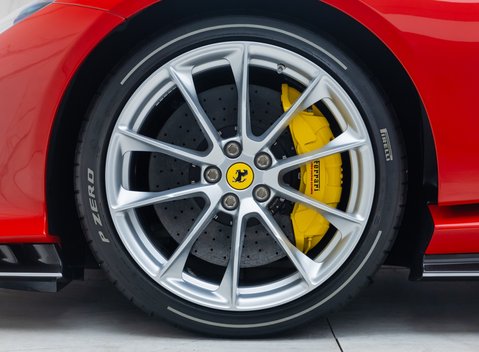 Ferrari 812 Competizione 33