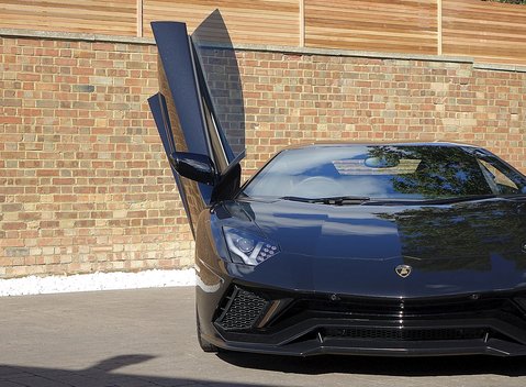Lamborghini Aventador S 5