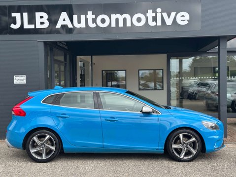 Volvo V40 1.6 V40 R-Design Nav D2 5dr 6