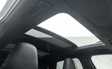 Porsche Cayenne TURBO E-HYBRID 16