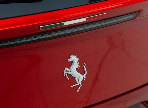 Ferrari GTC4 Lusso V12 35