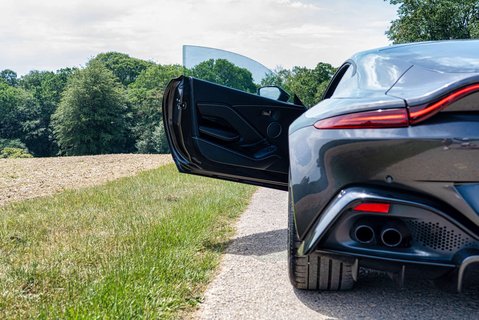 Aston Martin Vantage 4.0 V8 Coupe 8