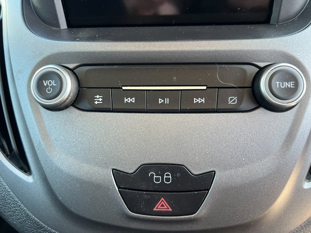 Ford Transit Courier SWB L1H1 Low Roof Limited Air Con Alloys Sensors EURO 6 NO VAT 31