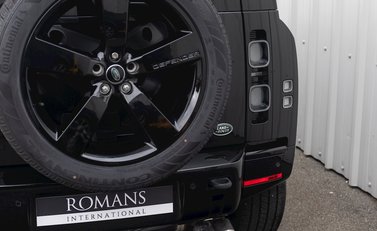 Land Rover Defender V8 22