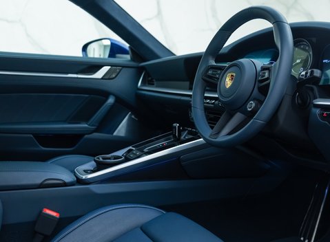 Porsche 911 Turbo (992) 13