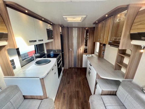 Swift Elegance 480 15