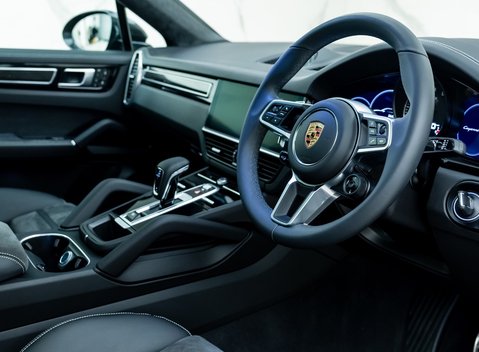 Porsche Cayenne GTS Coupe 10