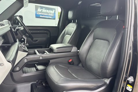 Land Rover Defender 90 D300 Hard Top X-Dynamic HSE 3