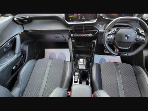 Peugeot 2008 PURETECH EAT8 S/S GT 10