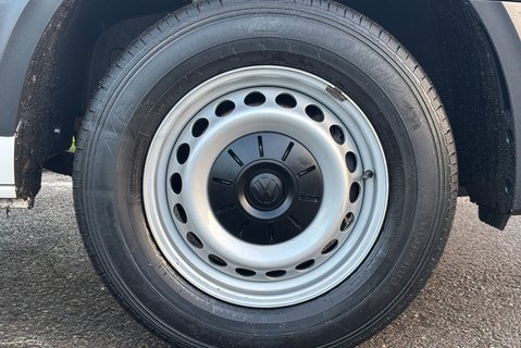 Volkswagen Crafter CR35 140 ps Tdi L2 H2 Trendline Panel Van - No VAT 30