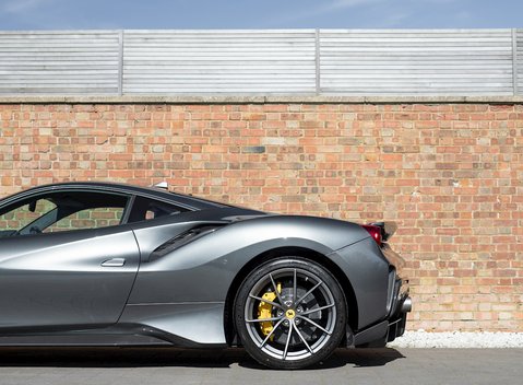Ferrari 488 Pista 35