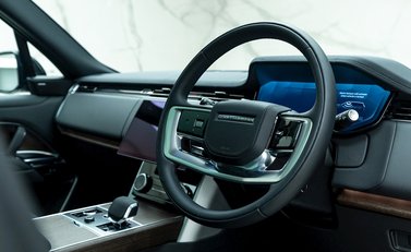 Land Rover Range Rover D300 SE 9