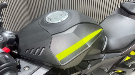 Lexmoto LXS 2023 ONLY 1K NEW MOT 125CC SPORTS BIKE LEARNER 23