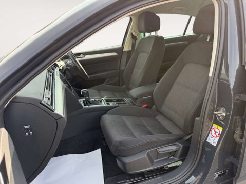 Volkswagen Passat 1.6 Passat SE Business TDI BlueMotion Technology Semi-Auto 4dr 13