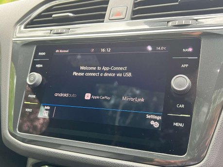 Volkswagen Tiguan 2.0 Tiguan R-Line TDI BlueMotion Technology 4Motion Semi-Auto 4WD 5dr 24