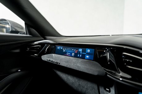 Ferrari 12Cilindri COUPE. HISTORIC PAINTWORK. PASSENGER DISPLAY. LIFT. PANO ROOF. CARBON INT. 28