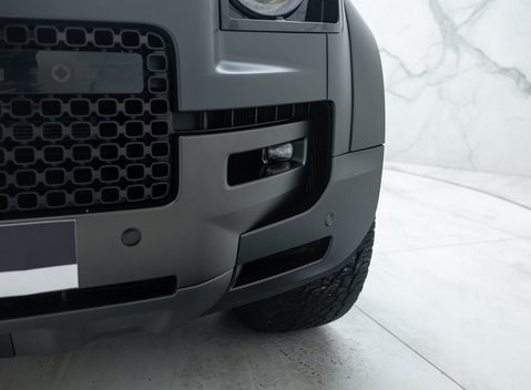 Land Rover Defender OCTA EDITION ONE 39