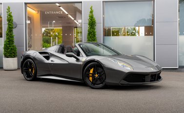 Ferrari 488 SPIDER 2