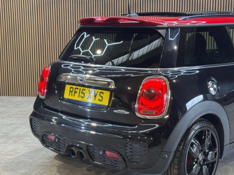 Mini Hatch 2.0 John Cooper Works Auto 3dr 23