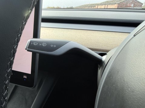 Tesla Model Y (Dual Motor) Long Range SUV 5dr Electric Auto 4WDE (384 bhp) 37