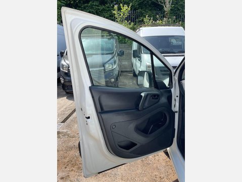 Citroen Berlingo 1.6 HDi 625 Enterprise L1 5dr (Euro 5) 29