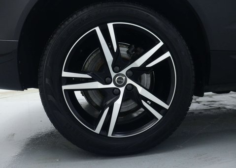 Volvo XC60 2.0 B5 MHEV R-Design SUV 5dr Petrol Hybrid Auto Euro 6 (s/s) (250 ps) 14