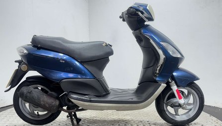 Piaggio Fly 2009 12K NON RUNNING PROJECT SCOOTER 100CC