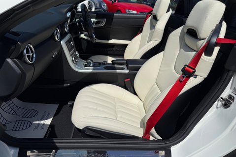 Mercedes-Benz SLC SLC 250 D AMG LINE - CAMERA -AIRSCARF -PARKTRONIC -HEATED SEATS 3