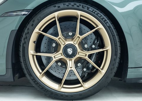 Porsche 911 GT3 TOURING (992) 