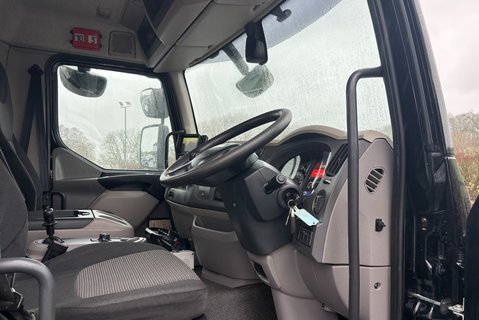 DAF LF LF 210 FA 14T with Fassi F85 Crane 14