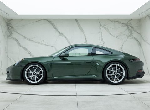 Porsche 911 GT3 TOURING (992) 5