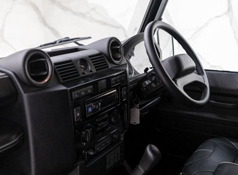 Land Rover Defender 90 Landmark 14