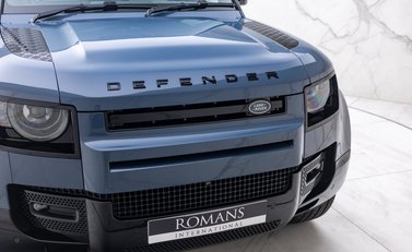 Land Rover Defender 90 D300 X-DYNAMIC HSE 14