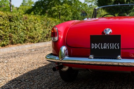 Alfa Romeo Giulietta Spider by Pininfarina 20