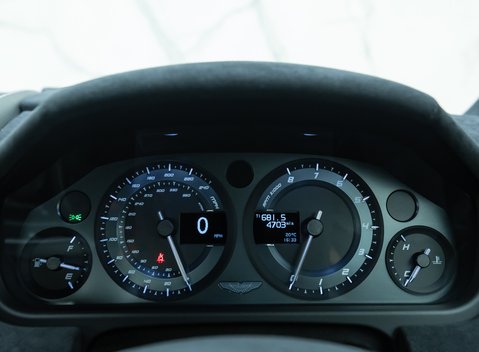 Aston Martin Vantage GT8 16