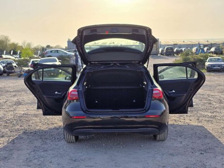 Mercedes-Benz A Class 1.5 A180d SE Hatchback 5dr Diesel 7G-DCT Euro 6 (s/s) (116 ps) 4