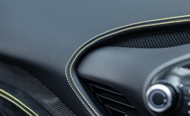 Ferrari F8 Spider 30