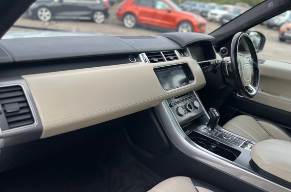 Land Rover Range Rover Sport 3.0 SDV6 AUTOBIOGRAPHY DYNAMIC AUTO 32