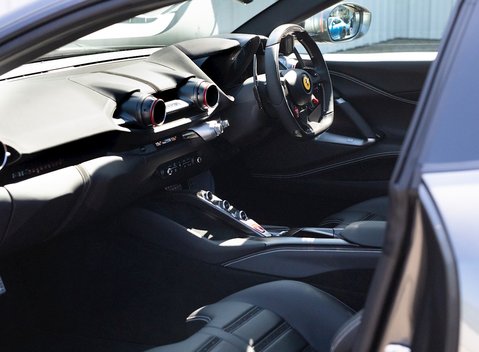 Ferrari 812 Superfast 14