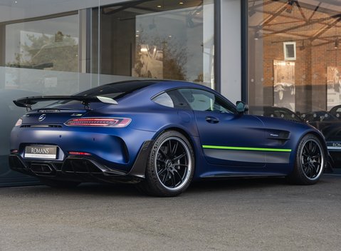 Mercedes-Benz AMG GT R PRO 4