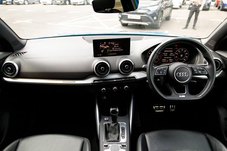 Audi Q2 TFSI S LINE BLACK EDITION