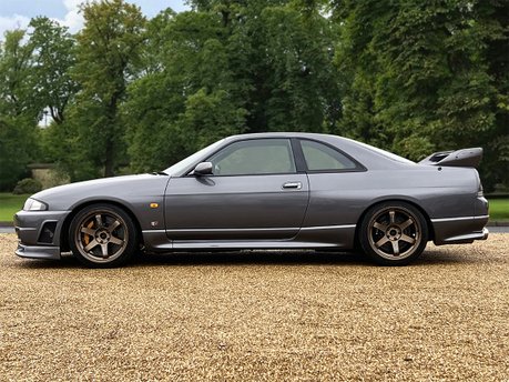 Nissan GT-R R33 V-Spec (Series 3) 8